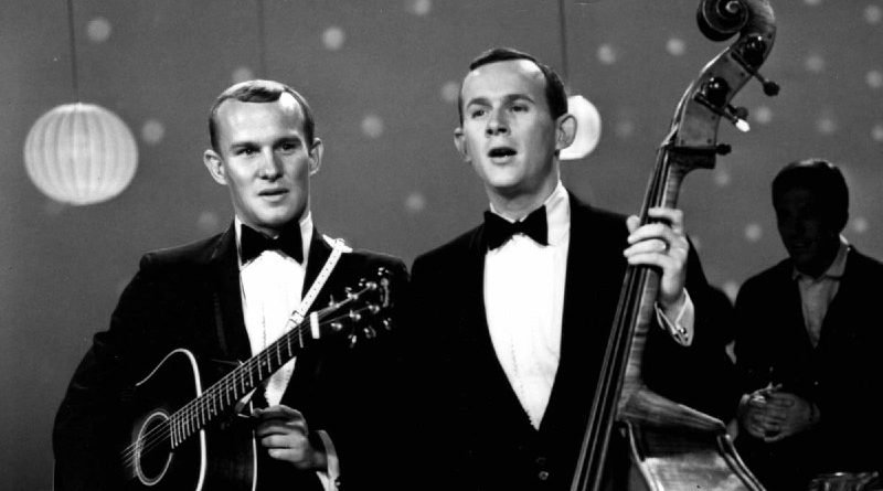 are the smothers brothers still alive