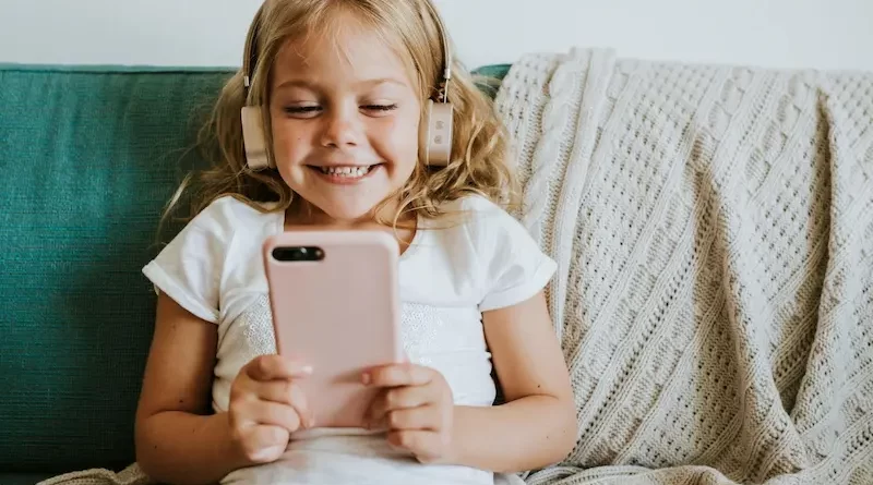 A Parent’s Guide to Buying A Kid’s First Phone