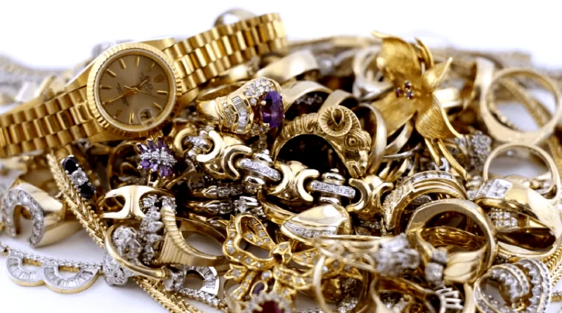 The Influence of Estate Jewelry and Vintage Watches on Today's Fashion Trends (1)