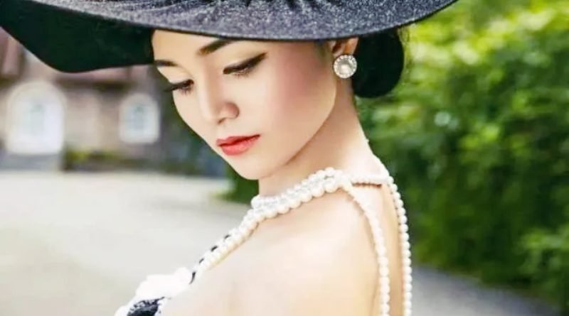 Timeless Elegance: How Pearls Add Sophistication to Any Outfit