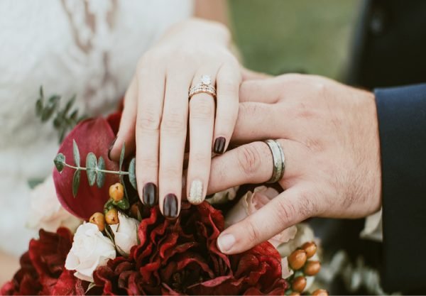 Key aspects of shaped wedding rings and buying tips