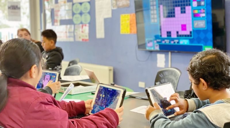 Bridging the Digital Divide: How Technology is Transforming the Learning Experience for Students