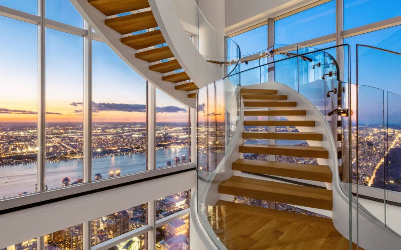 Image showcasing Combee's Penthouse Hideaway-Beachfront-Solarium-Sleeps 8! 【 MAR 2026 ...